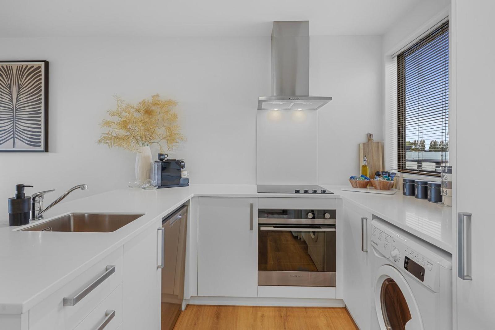 The Salisbury - 2 Bedroom Home Christchurch Exteriör bild
